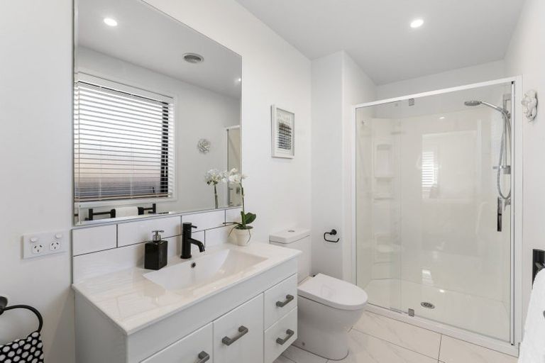 Photo of property in 30 Hiria Crescent, Papamoa Beach, Papamoa, 3118