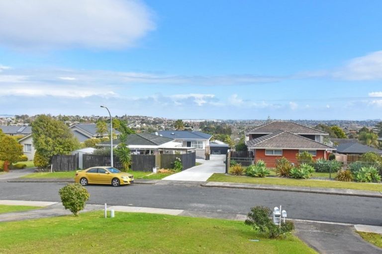 Photo of property in 1/9 Landop Terrace, Howick, Auckland, 2014