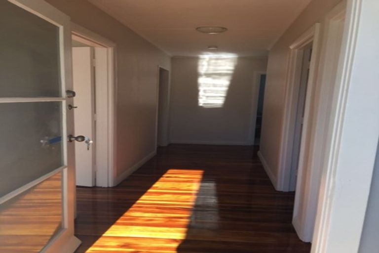 Photo of property in 20 Commissariat Road, Mount Wellington, Auckland, 1060