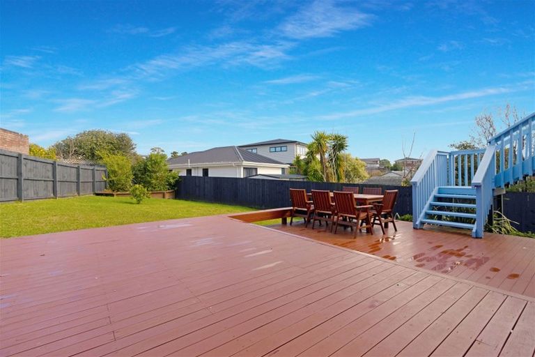 Photo of property in 20 Tanoa Place, Glendene, Auckland, 0602