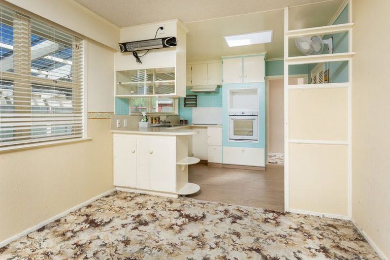 Photo of property in 38 Blakeborough Drive, Forrest Hill, Auckland, 0620