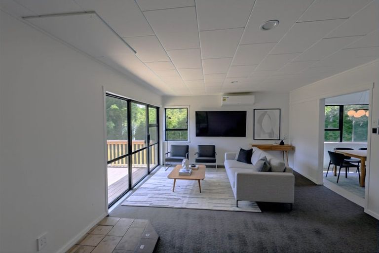 Photo of property in 44 Onedin Place, Titirangi, Auckland, 0604