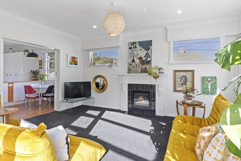 Photo of property in 58 Airlie Road, Plimmerton, Porirua, 5026