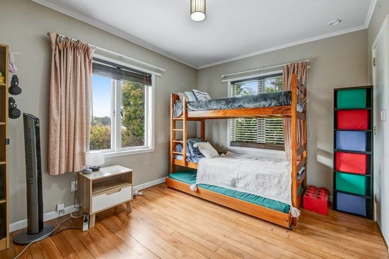 Photo of property in 1/73 Chivalry Road, Glenfield, Auckland, 0629