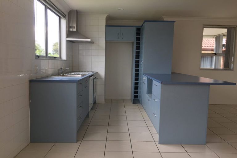 Photo of property in 2 Frank Evans Place, Henderson, Auckland, 0610