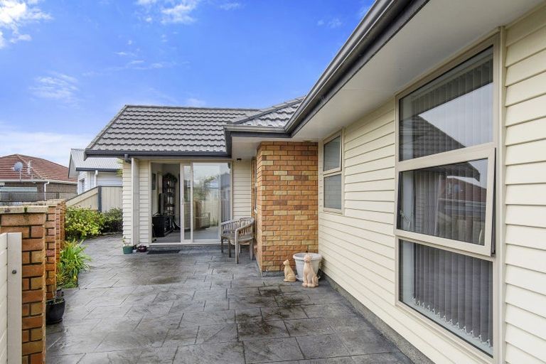 Photo of property in 2 Cataldo Mews, Avalon, Lower Hutt, 5011