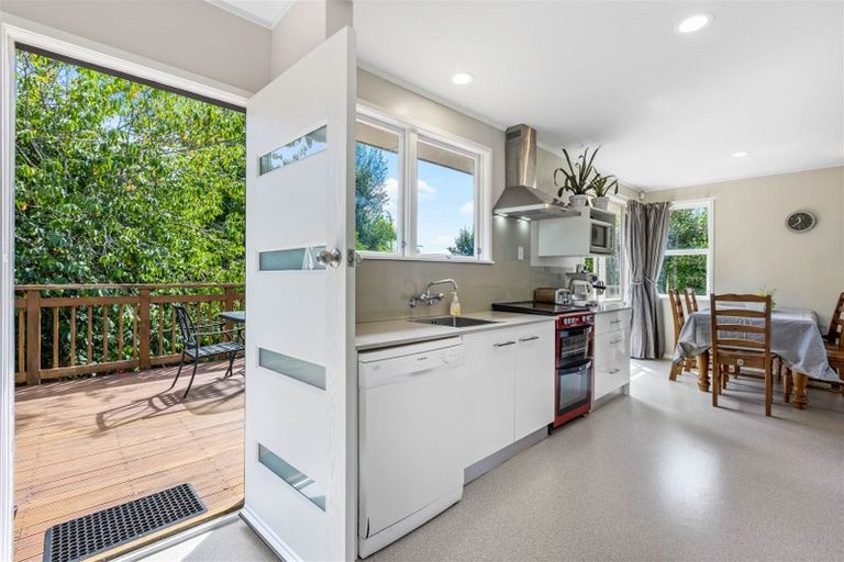 Photo of property in 84 Advene Road, Cockle Bay, Auckland, 2014