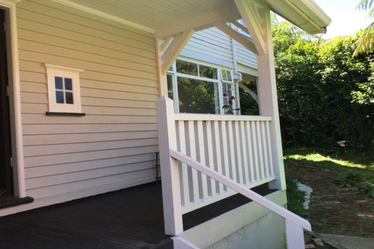 Photo of property in 1 Glasgow Street, Kelburn, Wellington, 6012