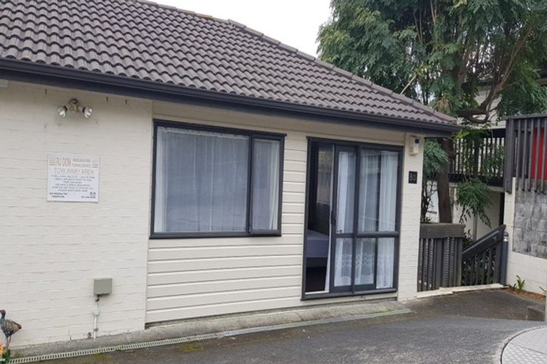 Photo of property in 8d Schnapper Rock Road, Schnapper Rock, Auckland, 0632