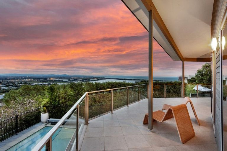 Photo of property in 19 Luxton Place, Mount Pleasant, Christchurch, 8081