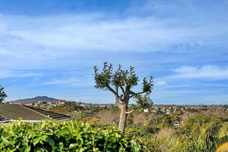 Photo of property in 3/57 Gladstone Road, Northcote, Auckland, 0627