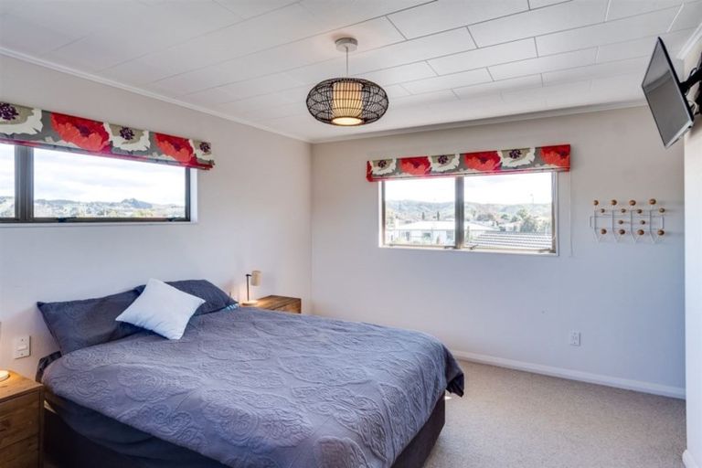Photo of property in 25 Mckeefry Avenue, Greenmeadows, Napier, 4112