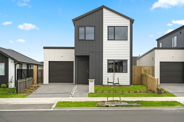 Photo of property in 5 Overton Street, Rototuna North, 3210