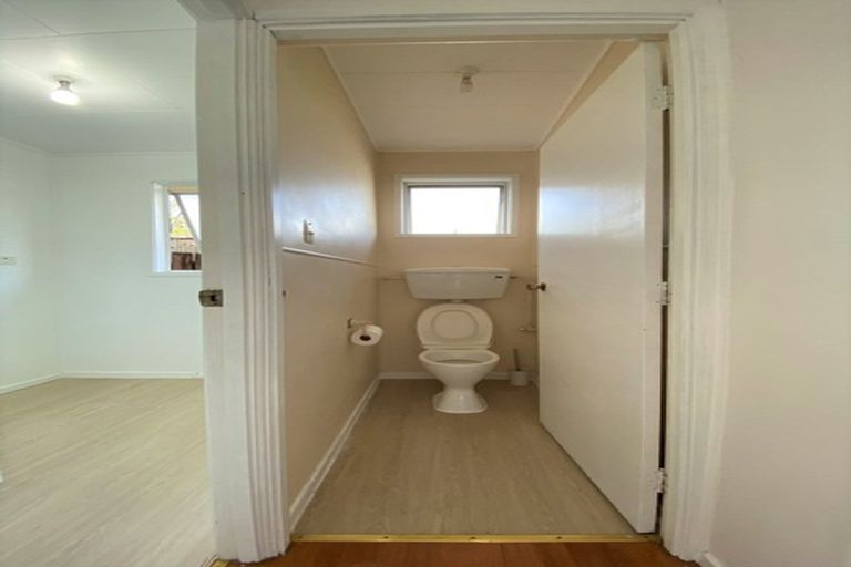 Photo of property in 59 Casuarina Road, Half Moon Bay, Auckland, 2012