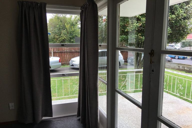 Photo of property in 5 Te Kanawa Crescent, Henderson, Auckland, 0610