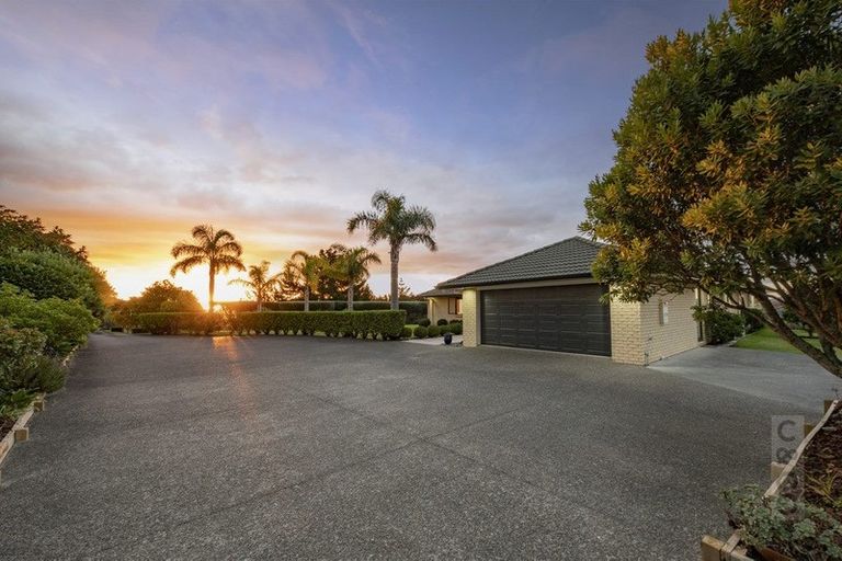 Photo of property in 849 Old North Road, Waimauku, 0882