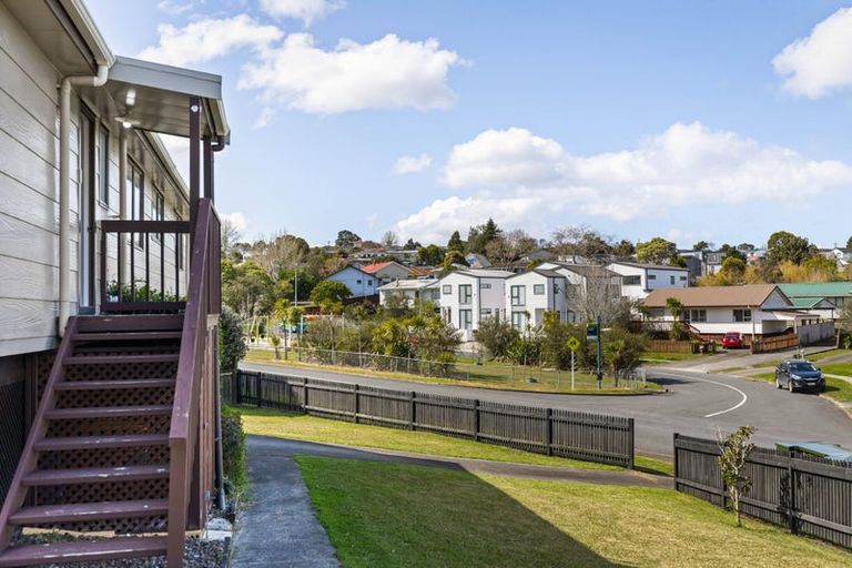 Photo of property in 5 Elizabeth Drive, West Harbour, Auckland, 0618