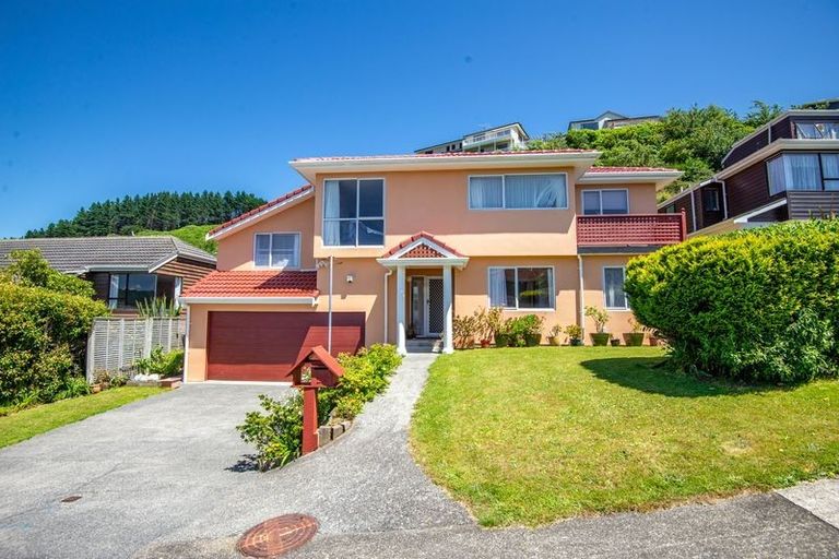 Photo of property in 20 Ordley Grove, Tawa, Wellington, 5028