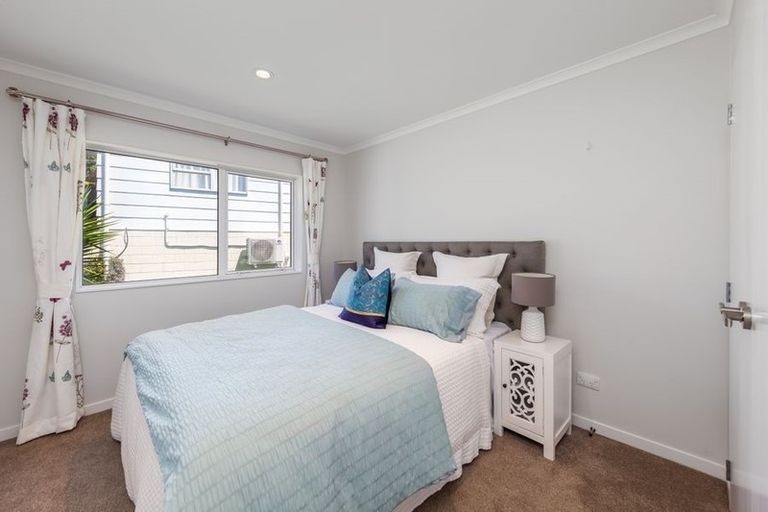 Photo of property in 152a Weatherly Road, Torbay, Auckland, 0630