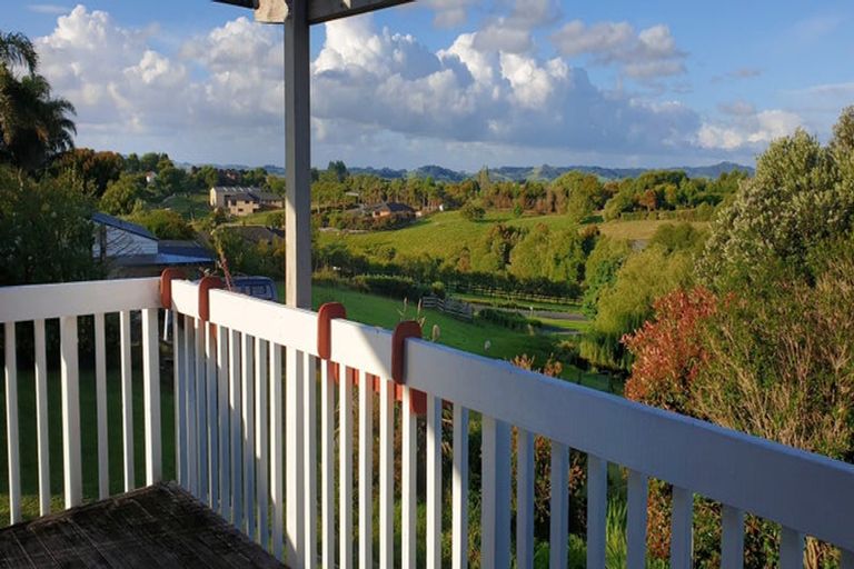 Photo of property in 150 Kaipara Road, Papakura, 2582