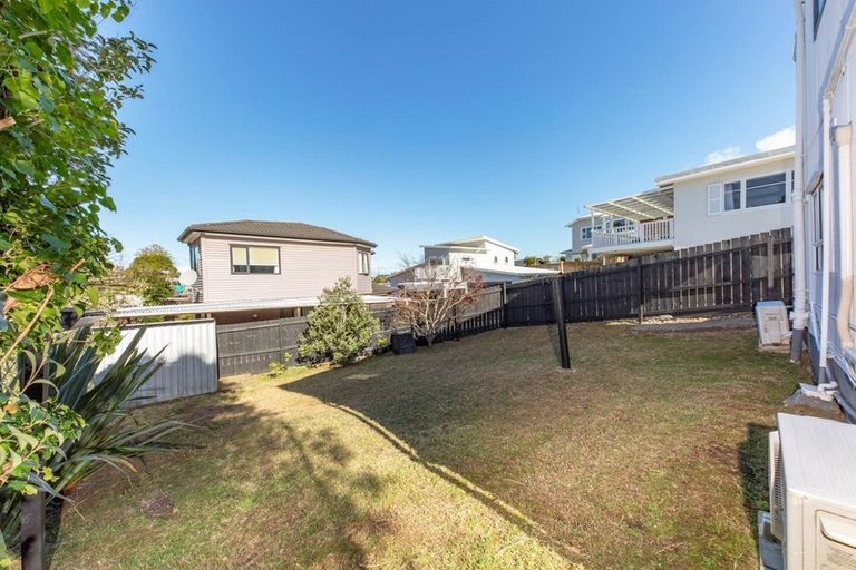 Photo of property in 22 Stottholm Road, Titirangi, Auckland, 0604