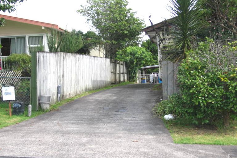 Photo of property in 1/3 Ranui Avenue, Ranui, Auckland, 0612