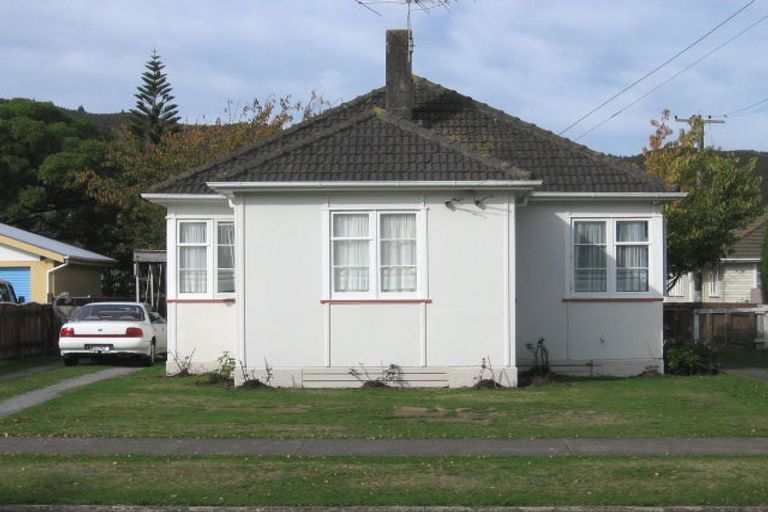 Photo of property in 30 Churton Crescent, Taita, Lower Hutt, 5011