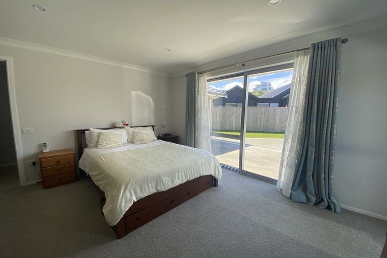 Photo of property in 59 Queen Charlotte Drive, Aotea, Porirua, 5024