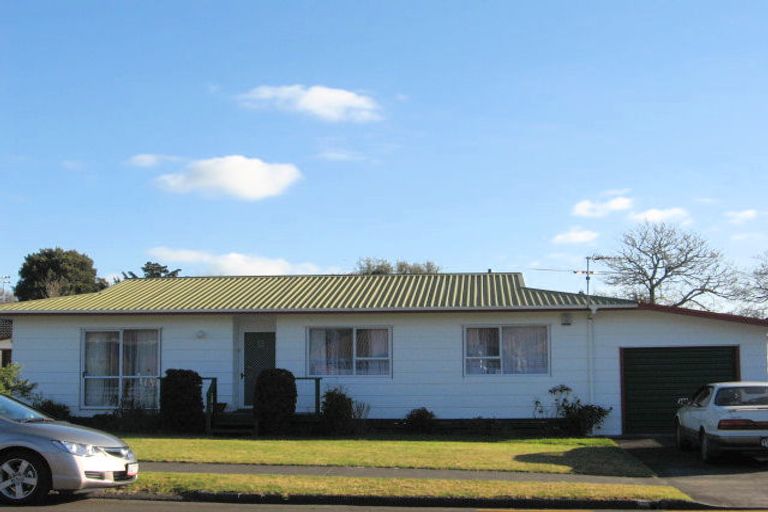 Photo of property in 3 Alpha Street, Papakura, 2110