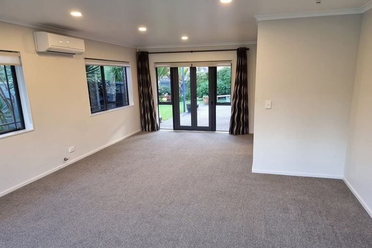 Photo of property in 55 Newbliss Crescent, East Tamaki Heights, Auckland, 2016