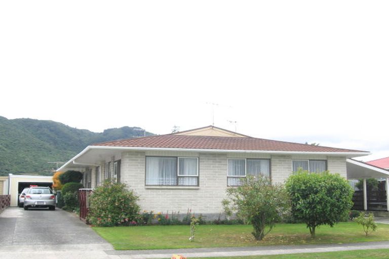 Photo of property in 13b Clouston Park Road, Ebdentown, Upper Hutt, 5018