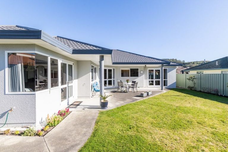 Photo of property in 3 Dules Walk, Taradale, Napier, 4112
