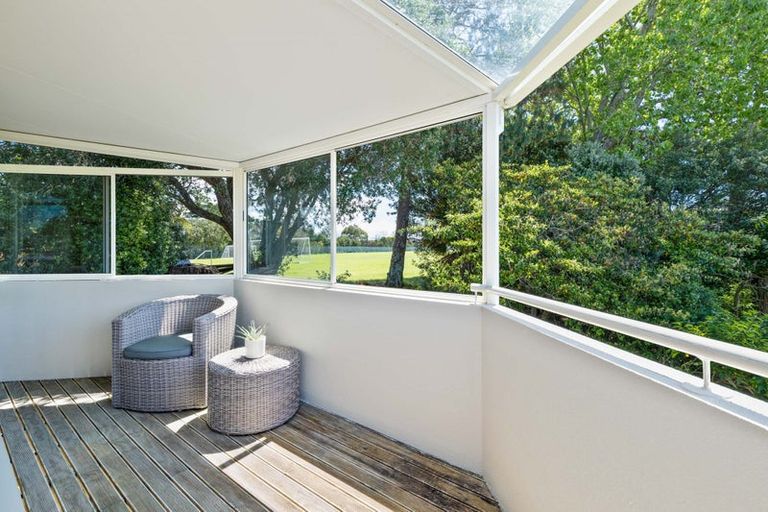 Photo of property in 2/23 Wairau Road, Forrest Hill, Auckland, 0627