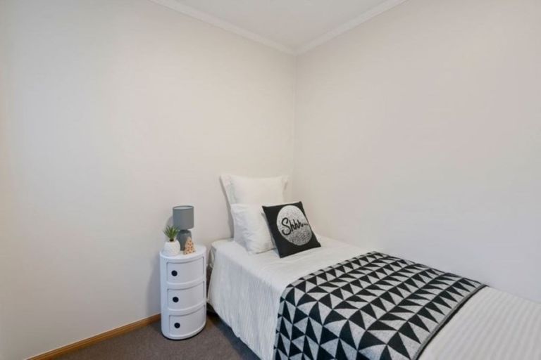 Photo of property in 3a Juniper Place, Burnside, Christchurch, 8053