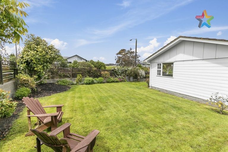 Photo of property in 2 Waipounamu Drive, Kelson, Lower Hutt, 5010