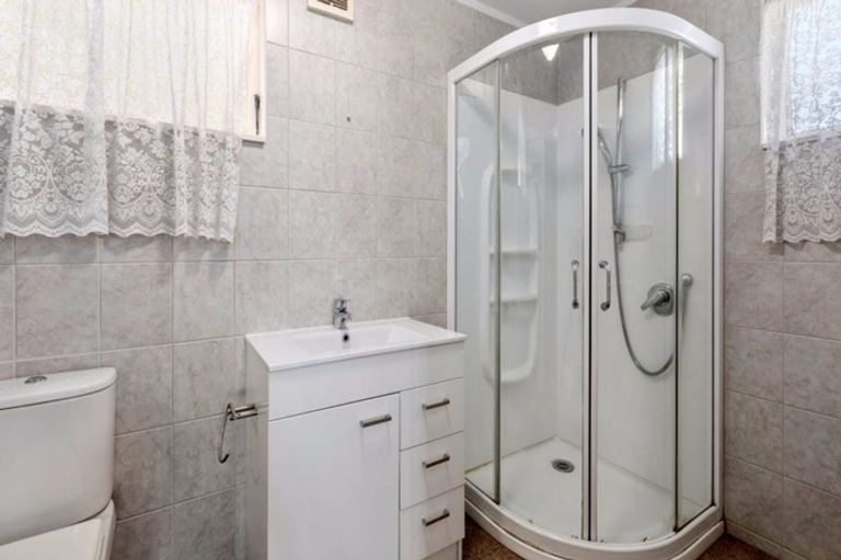 Photo of property in 35 Bayview Road, Browns Bay, Auckland, 0630