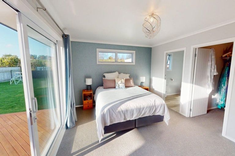 Photo of property in 82 Willoughby Street, Halcombe, 4779