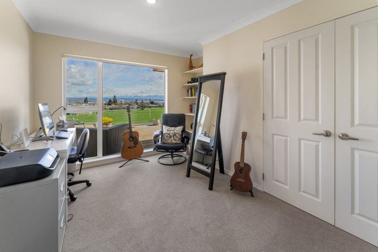 Photo of property in 12 Wiltshire Place, Stoke, Nelson, 7011