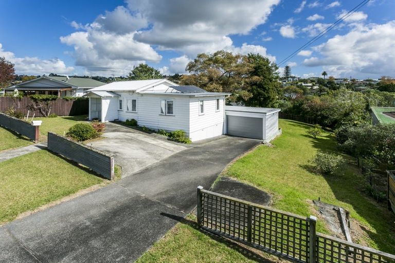 Photo of property in 21 Philson Terrace, Browns Bay, Auckland, 0630
