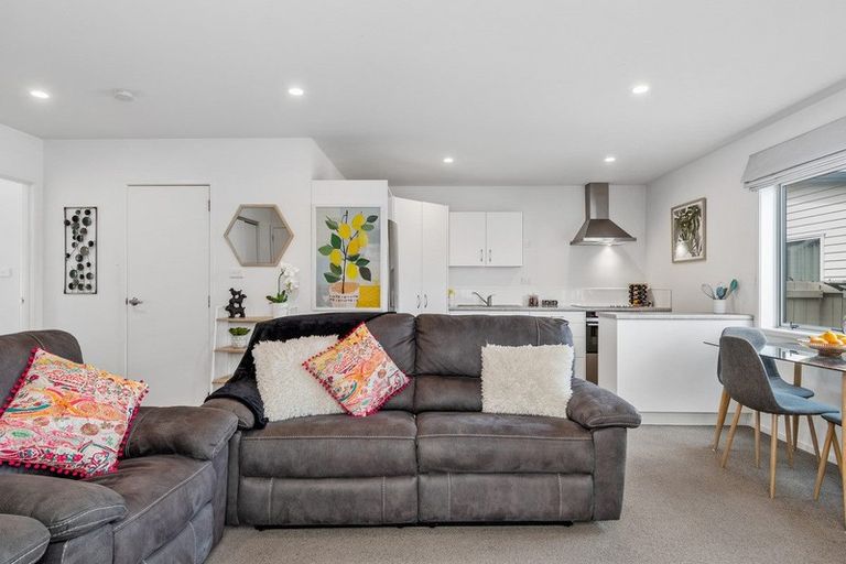 Photo of property in 11 Kamahi Crescent, Papamoa Beach, Papamoa, 3118