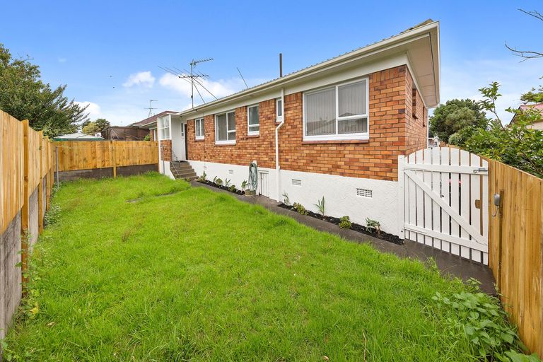 Photo of property in 3/52 Great South Road, Papatoetoe, Auckland, 2025
