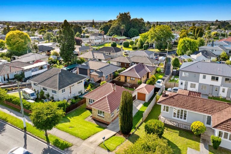 Photo of property in 1/66 Clevedon Road, Papakura, 2110