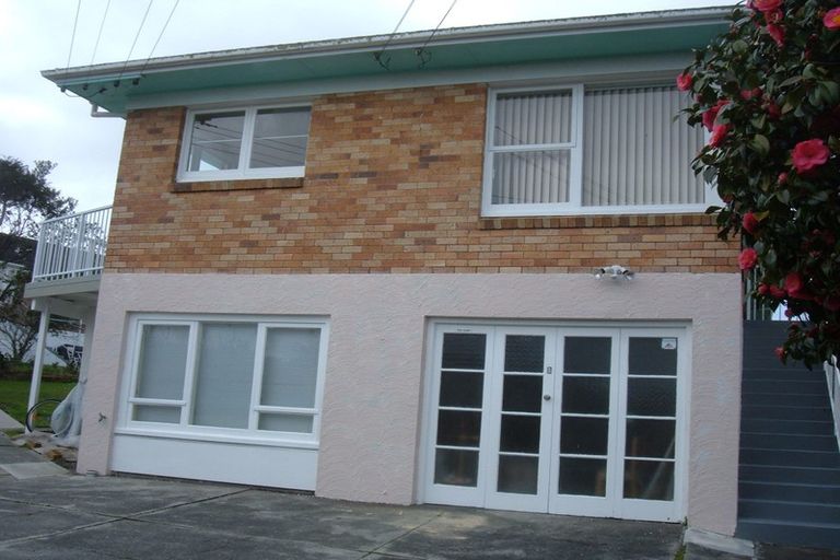 Photo of property in 1/32 Wicklow Road, Narrow Neck, Auckland, 0622