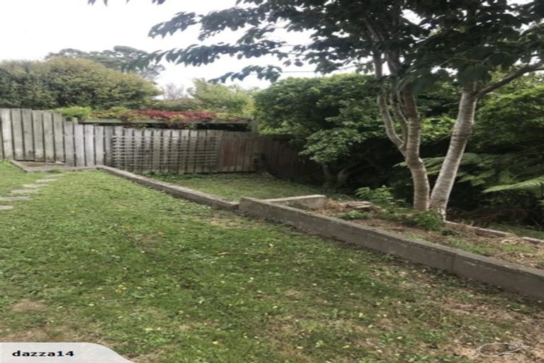 Photo of property in 35 Oswald Crescent, Paparangi, Wellington, 6037