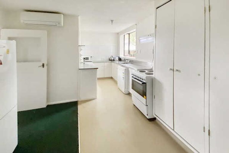 Photo of property in 22 Straven Road, Riccarton, Christchurch, 8011