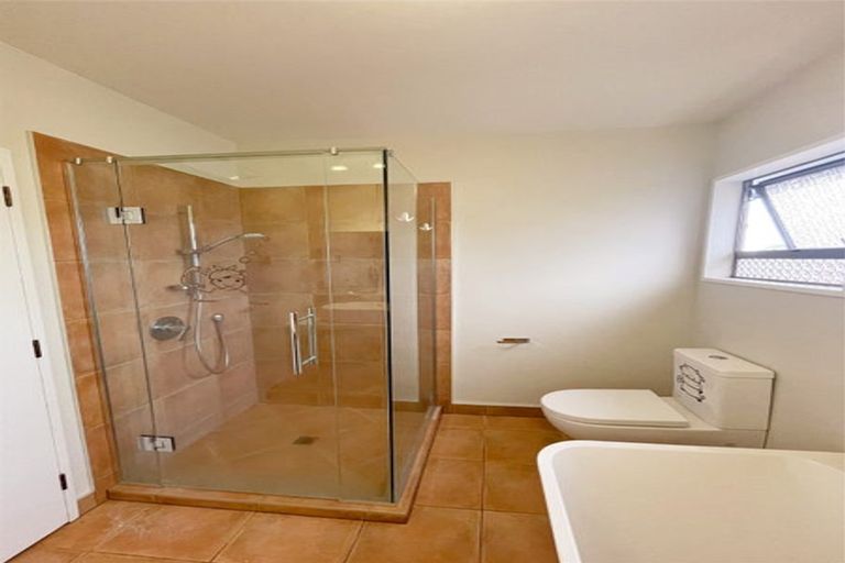 Photo of property in 19 Mcinnes Place, Queenwood, Hamilton, 3210