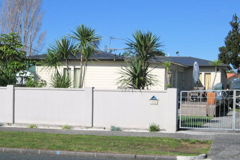 Photo of property in 32 Pine Road, Orewa, 0931