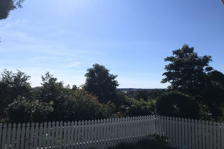 Photo of property in 17a Karaka Street, Merrilands, New Plymouth, 4312