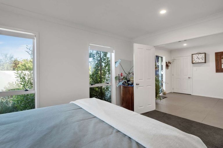 Photo of property in 20 Linkwater Way, Parklands, Christchurch, 8083