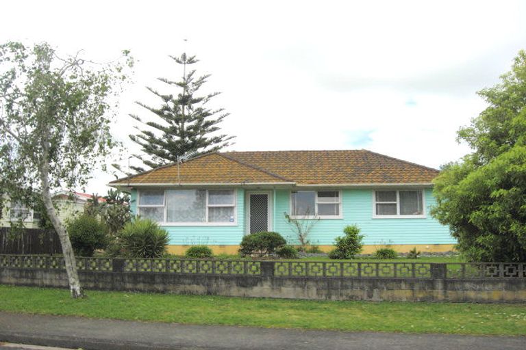 Photo of property in 14 Tairere Crescent, Rosehill, Papakura, 2113